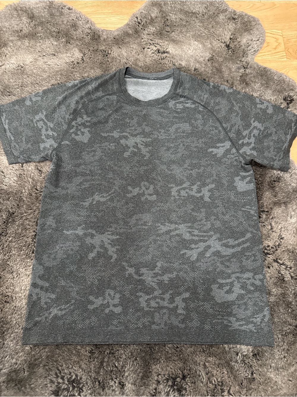 Men's lululemon Gray Camouflage Short Sleeve Shirt
